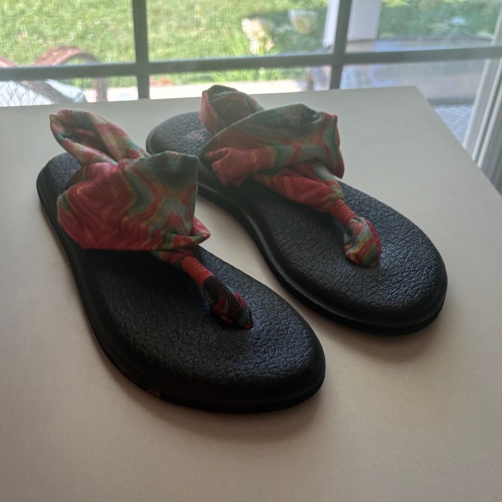 Sanuk sandals